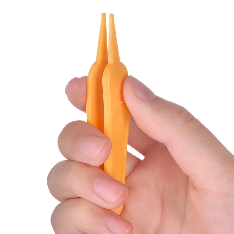 Pincettes en plastique pour bé - Nasal Aspirator avis et prix
